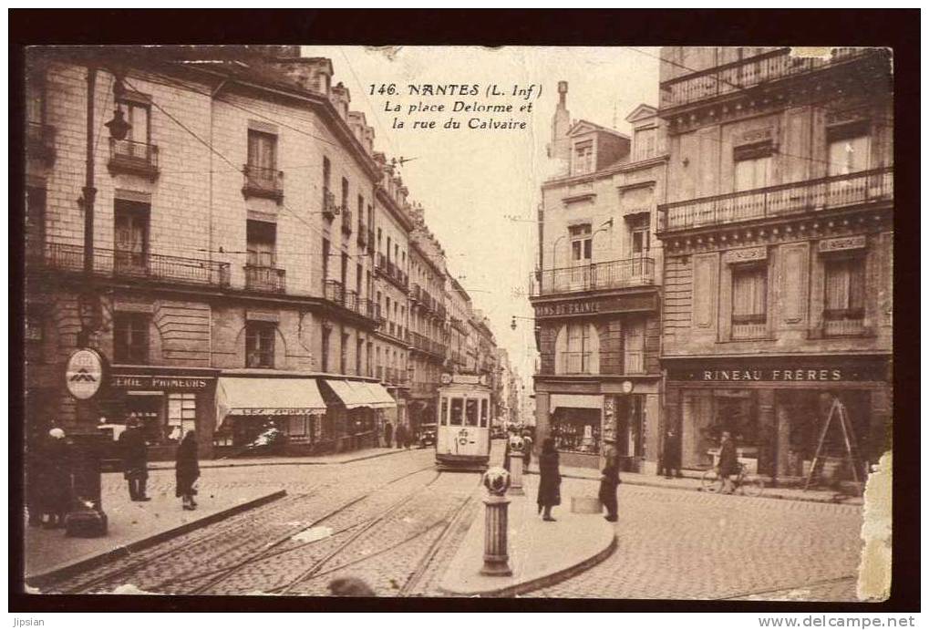 Cpa  Du 44  Nantes La Place  Delorme Et La Rue Du Calvaire   BR10 - Nantes