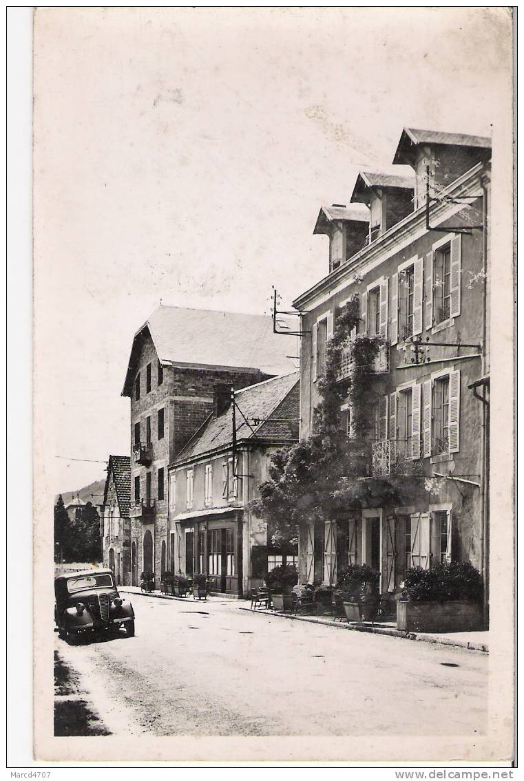 VAYRAC Lot 46 Avenue Saint Denis Hotel Moderne Et Son Annexe Editions Marini Carte Dentelée Véritable Photo - Vayrac