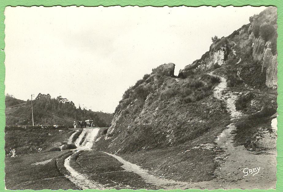 29 CARHAIX Ker-Ahès - La Route Escarpée Du Huelgoat - Carhaix-Plouguer