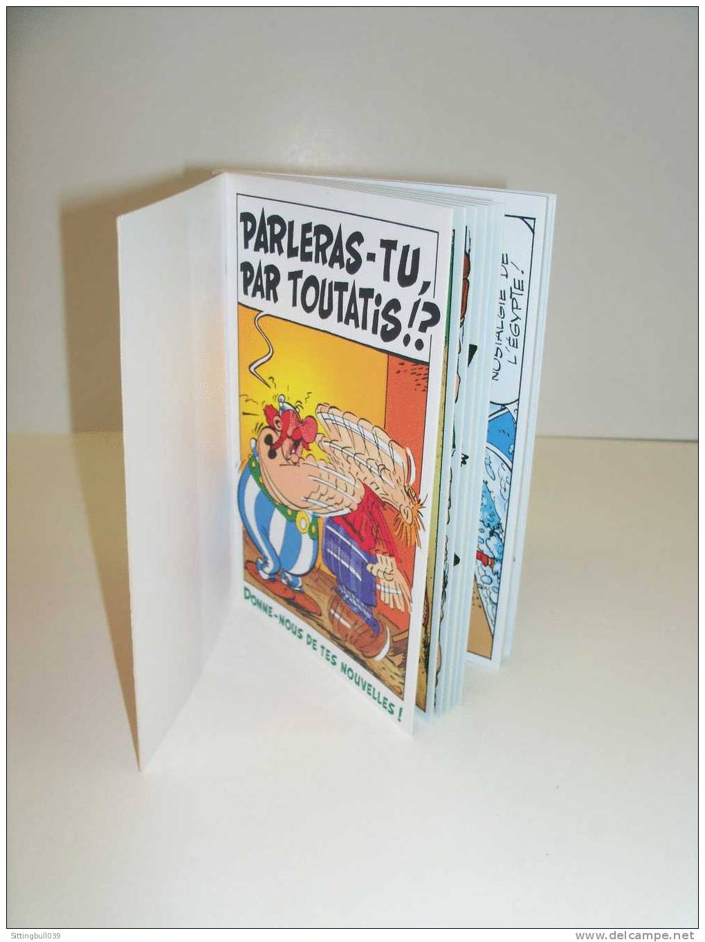 ASTERIX. LE CARNET DE 12 CARTES POSTALES DETACHABLES. 2008 Ed. Albert René / GOSCINNY-UDERZO / Hachette. NEUF ! - Cartes Postales