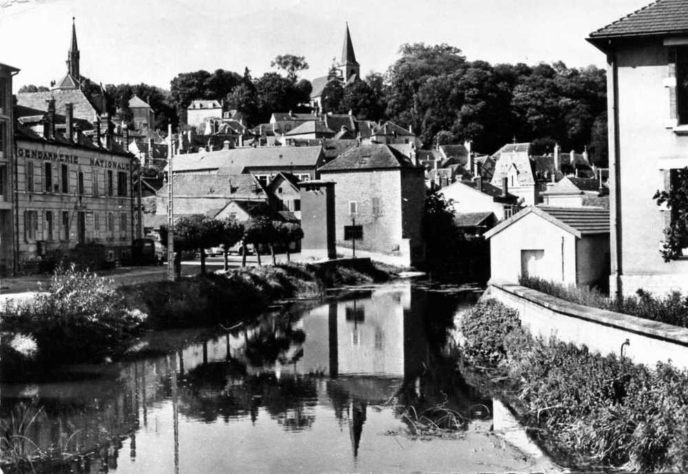 21 MONTBARD LA BRENNE ET L'EGLISE - Montbard