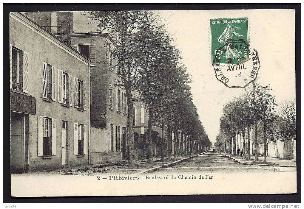 CPA  ANCIENNE- FRANCE- PITHIVIERS (45)- BOULEVARD DU CHEMIN DE FER- ANIMATION - Pithiviers