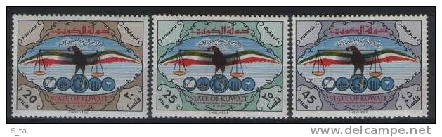 KUWAIT  Bird,medicine  Set 3 Stamps  MNH - Kuwait