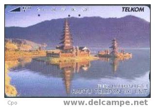 # INDONESIA S104 Uludanu Temple, Bali 100 Tamura 04.92 Tres Bon Etat - Indonésie