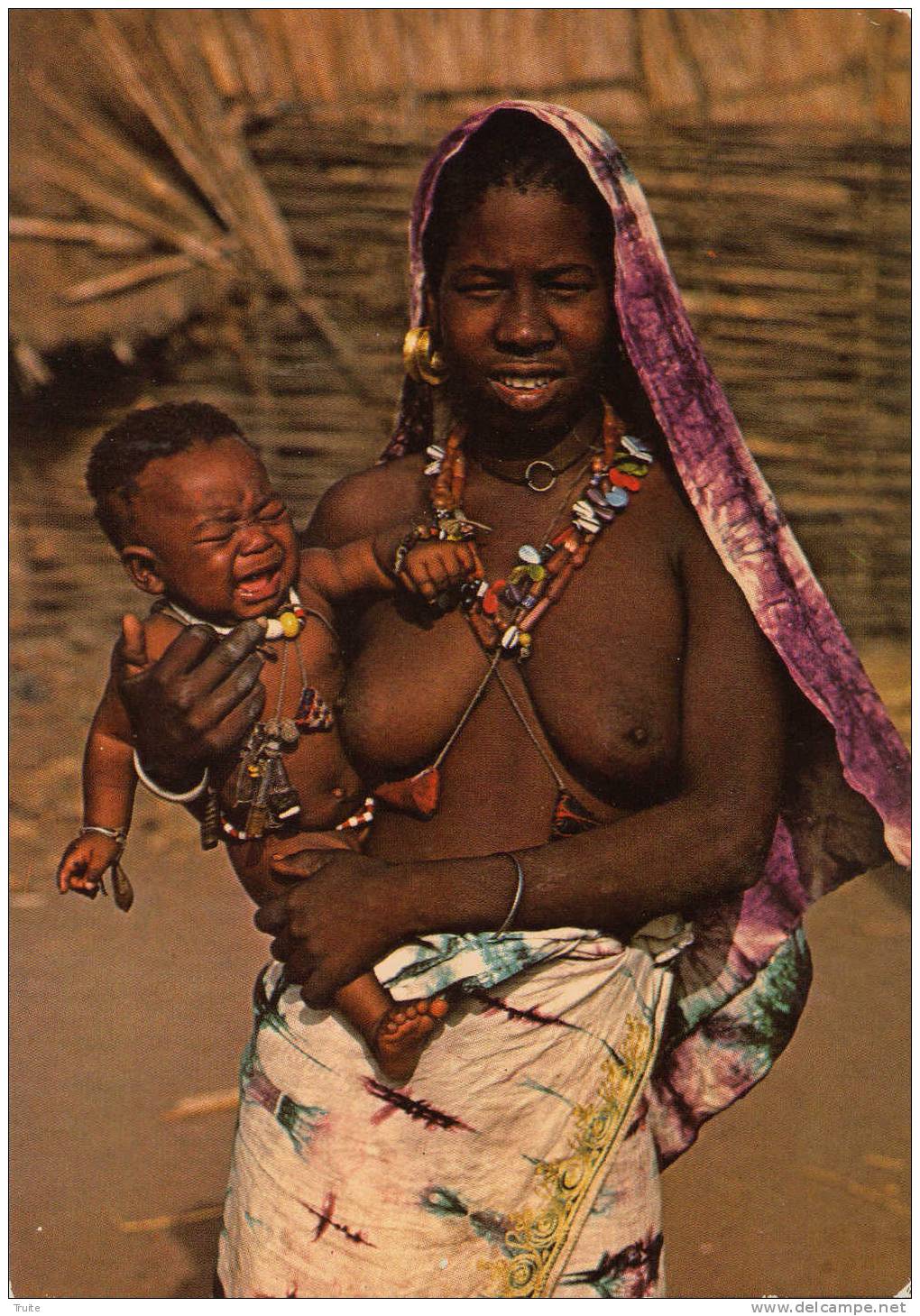 GAMBIE FEMME SEINS NUES - Gambia