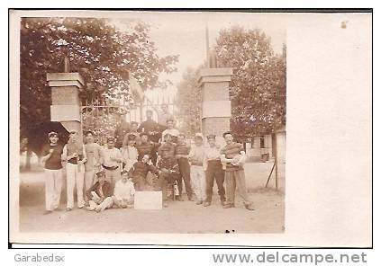 CPA Photo - Soldats Devant La Caserne De Sevran. - Sevran