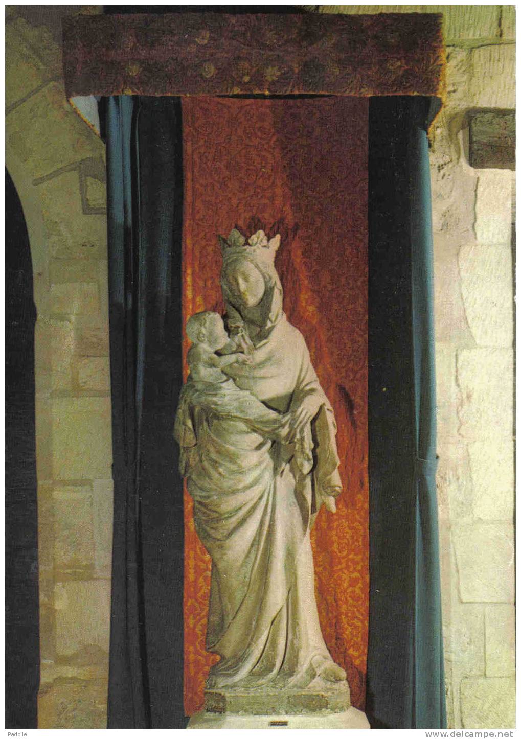 Carte Postale 95. Asnières-sur-Oise  Abbaye De Royaumont   Statue De Royaumont Trés Beau Plan - Asnières-sur-Oise