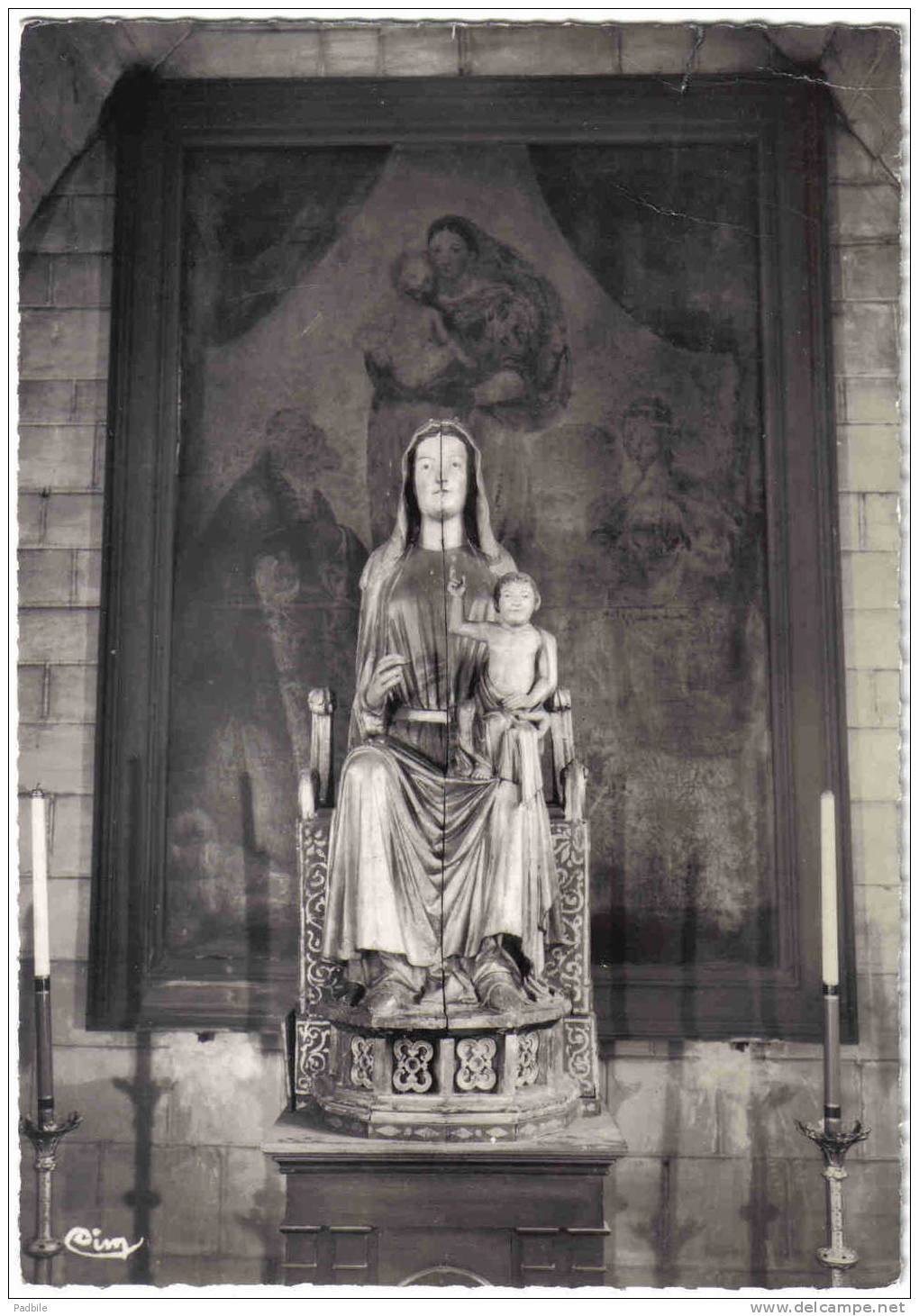 Carte Postale 93. Saint-Ouen-l'Aumone  Intérieur De L'église  La Statue De La Vierge Ouvrante Trés Beau Plan - Saint-Ouen-l'Aumône