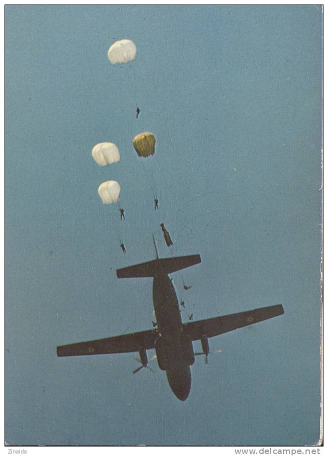 CARTE POSTALE - PARACHUTISME - FALLSCHIRMSPRINGEN - LARGAGES A INTERVALLE TRANSALL C 160 - Parachutespringen