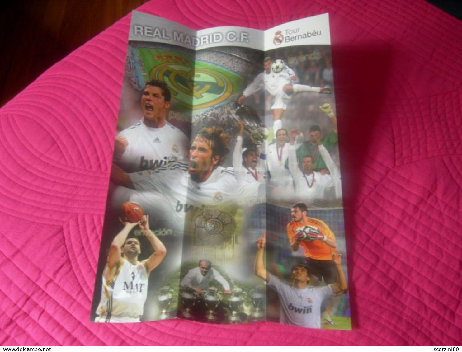 Brochure Tour Santiago Bernabeu Real Madrid 2010 - Uniformes Recordatorios & Misc