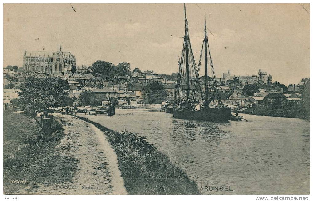 ROYAUME -UNI - ENGLAND - SUSSEX - ARUNDEL (boat) - Arundel