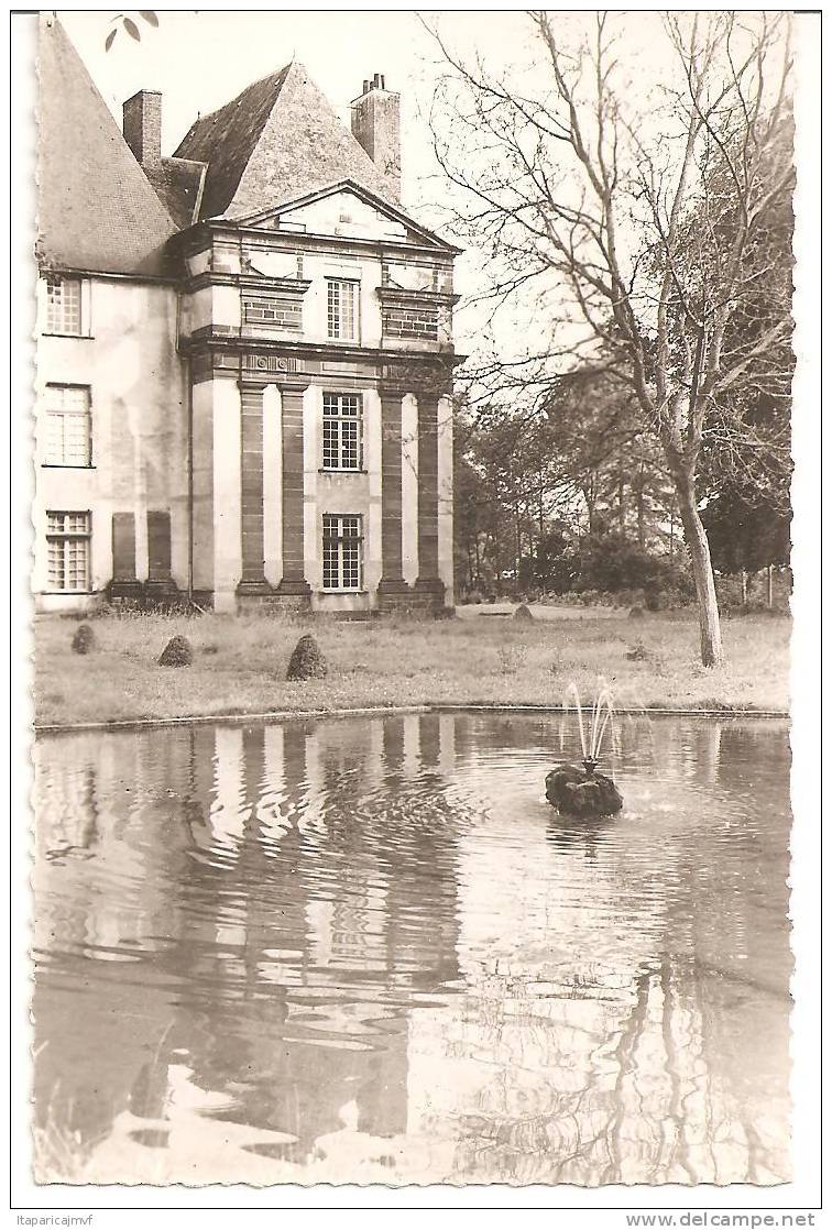 Allier : Environs  De  VICHY  Et  CHATEL  GUYON  : Chateau  D  ´  EFFIAT - Autres & Non Classés