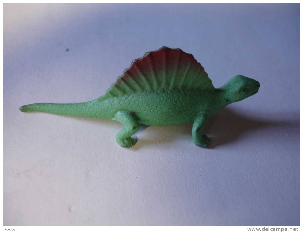 FIGURINE DINOSAURE - Figurine En Plastique Plastic - 6cm - Other & Unclassified