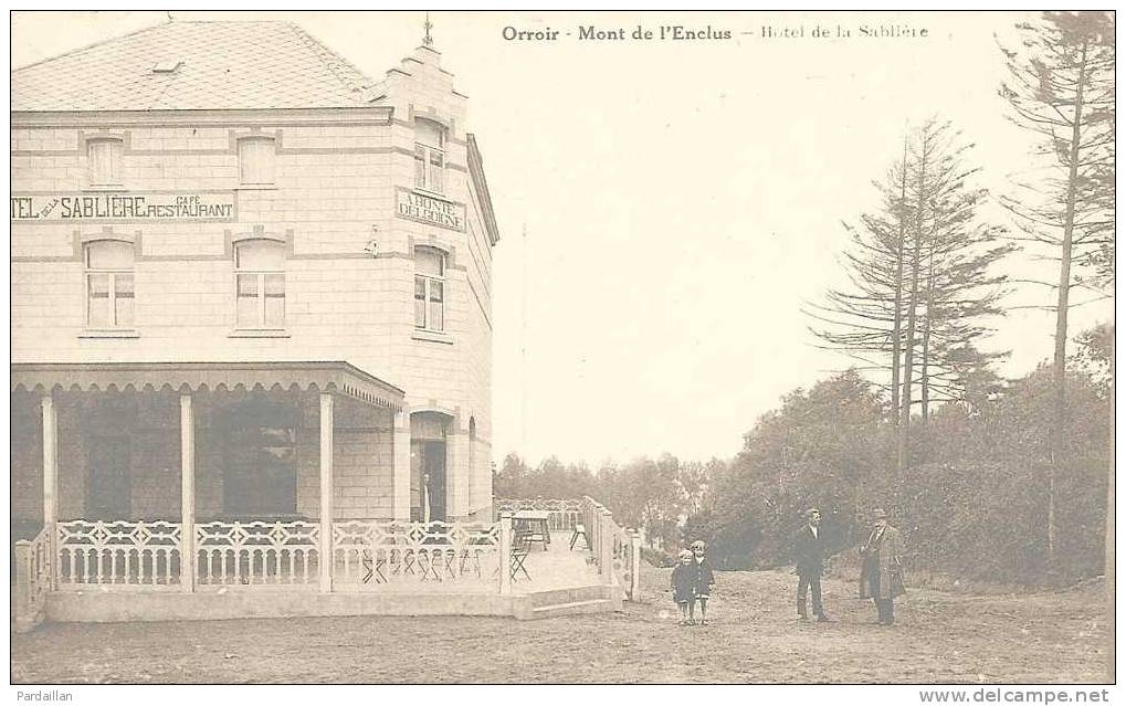 BELGIQUE.  ORROIR-MONT DE L'ENCLUS.  HÔTEL DE LA SABLIERE. CAFE-RESTAURANT.  GROS PLAN. ANIMATION. - Kluisbergen