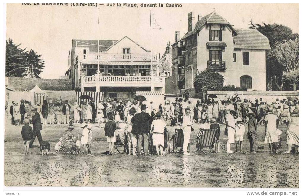 LA BERNERIE  Sur La Plage Devant Le Casino - La Bernerie-en-Retz