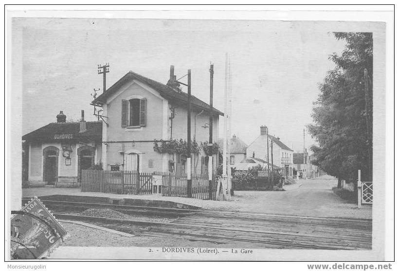 45 ))) DORDIVES, LA GARE, N° 2 Vue Extérieure, ^ - Dordives