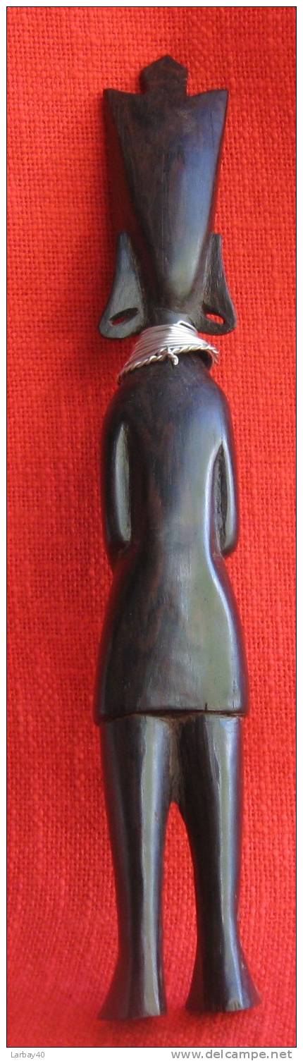 1 Statuette En Bois Sculpté Afrique ? Amerique Du Sud ? - Wood