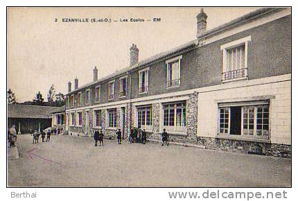 95 EZANVILLE - Les Ecoles - Ezanville