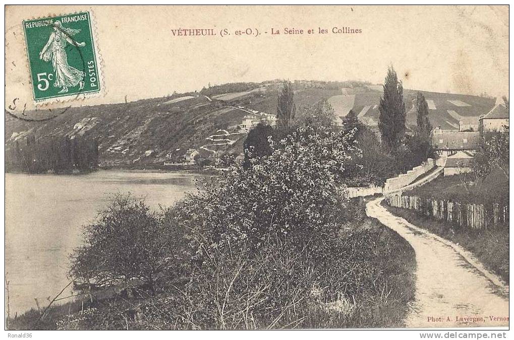 CP 95 VETHEUIL La Seine Et Les Collines  ( Habitations , Chemin  ) - Vetheuil