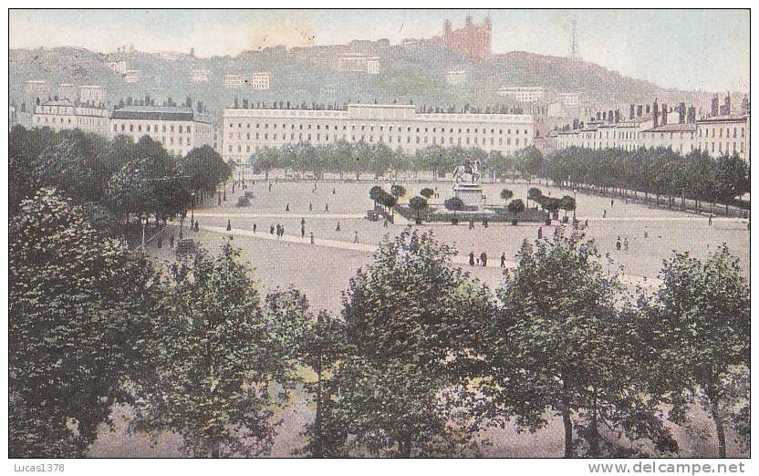 69 / LYON / PLACE BELLECOUR / AQUAPHOTO N 3 - Lyon 8