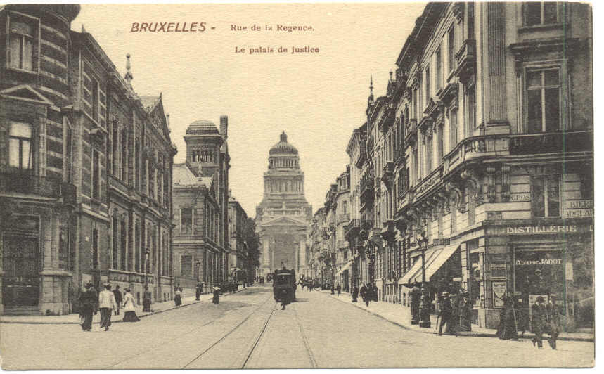 A Saisir  Bruxelles Rue De La Régence Et Palais De La Justice, Tram, Animée - Lanen, Boulevards