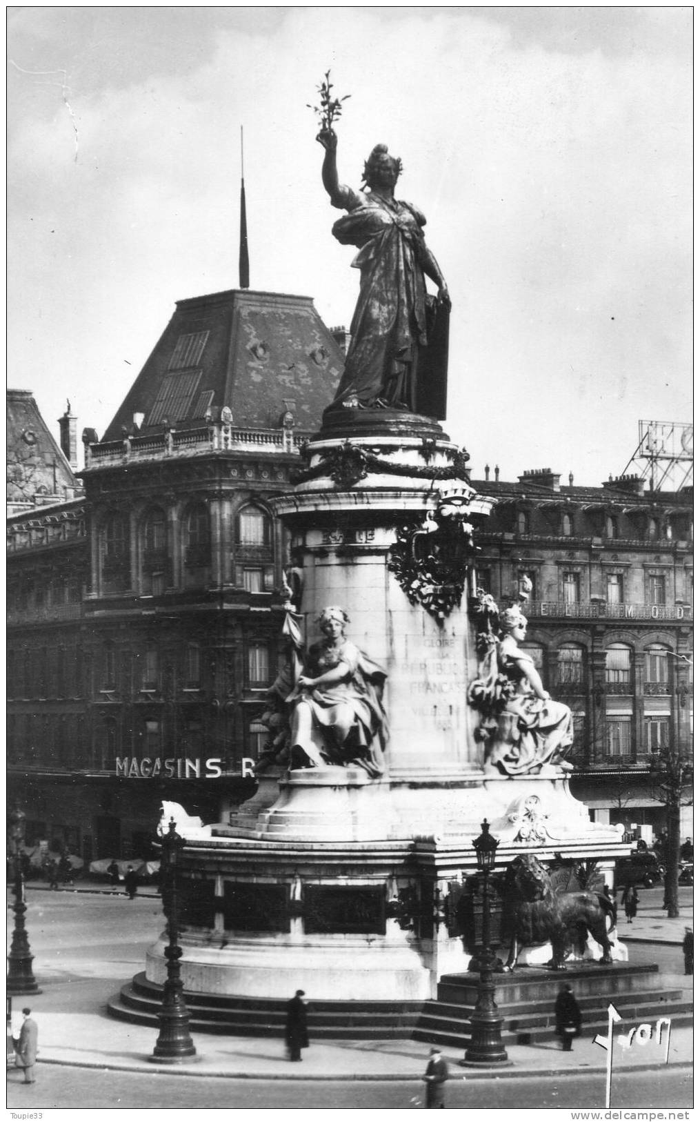 Paris Place De La République - Arrondissement: 11