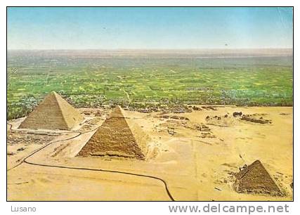 Giza, Guizeh - Air Picture Of The Pyramids - Vue Aérienne Des Pyramides - Guiza