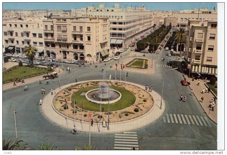 Sfax La Place Et L´avenue Hédi Chaker - Tunisie