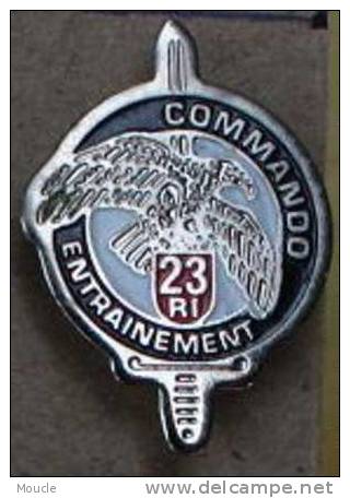 COMMANDO ENTRAINEMENT - 23 RI - AIGLE - Militaria