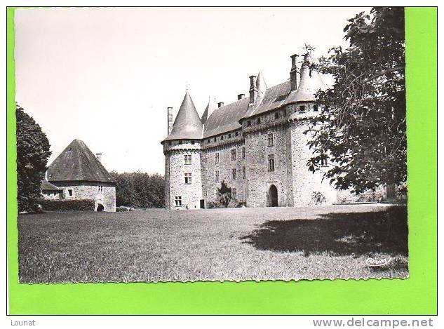 19 POMPADOUR : Le Château N°555 - Arnac Pompadour
