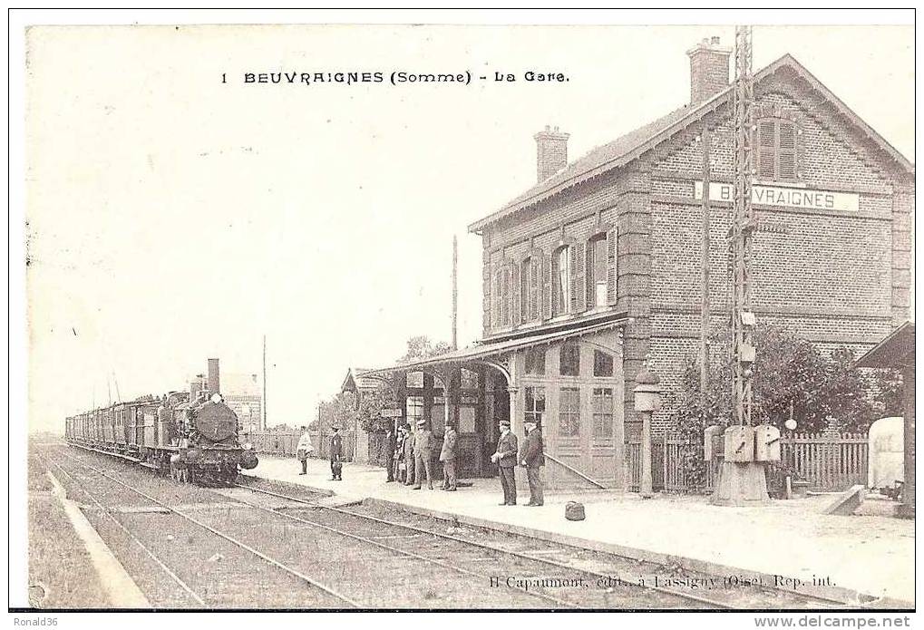 Cp 80 BEUVRAIGNES La Gare  ( Habitations  Ligne De Chemin De Fer Locomotive  ) Adr à Marie SEREY Rue Ménilmontant PARIS - Beuvraignes