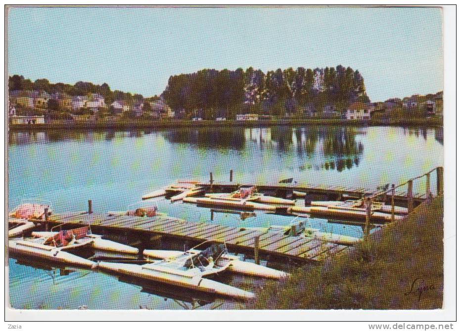 72.256/ ST CALAIS - Le Plan D'eau Et Le Camping (cpm) - Saint Calais