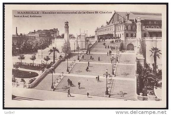 486-CPA-France 13-Marseilles Escalier Monumental Gare Saint Charles-Sene Et Arnal Architectes - Non Classés