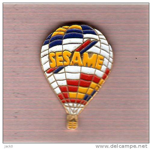 Pin´s  Montgolfière  SESAME - Fesselballons