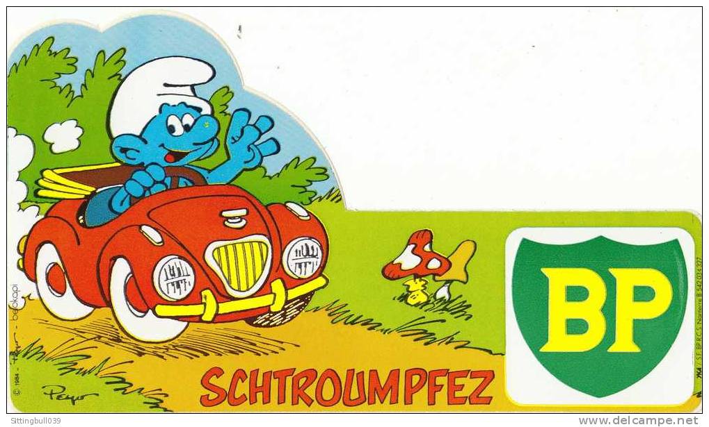 PEYO. Le Schtroumpf En Automobile. Autocollant Pub 1984, SCHTROUMPFEZ Avec Les STATIONS BP. Rare ! - Adesivi