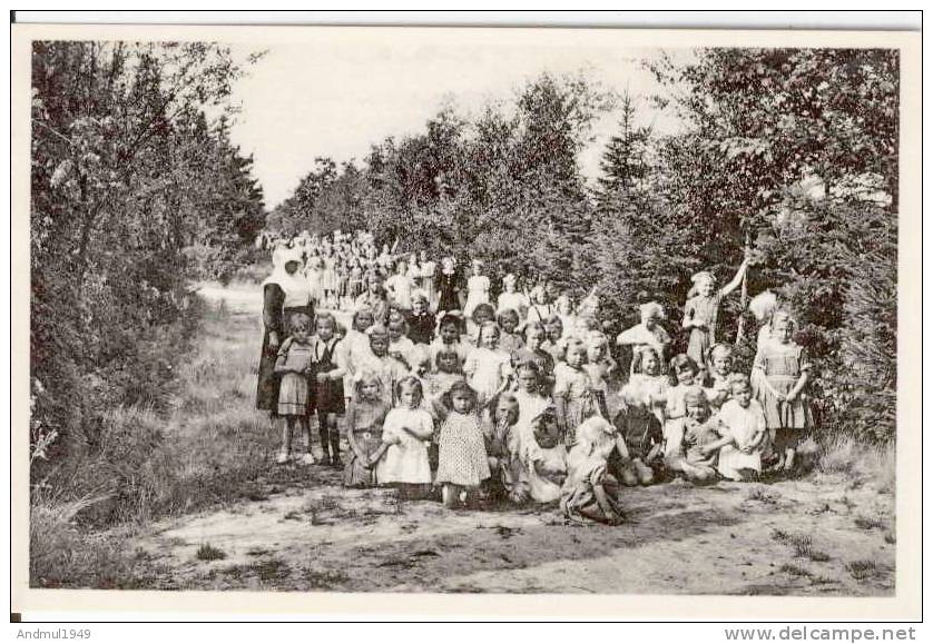 RAVELS - O. L. Vrouw Van De Kempen - Open-lucht-school  Voor Zwakke Meisjes - Een Dreef In Het Zes Hectaren Park - Ravels