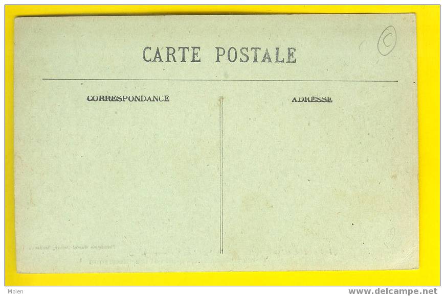 QUAI CHARTRONS & HOTEL DE VILLE = PAUILLAC Dép 33 GIRONDE - MAIRIE   A03 - Pauillac