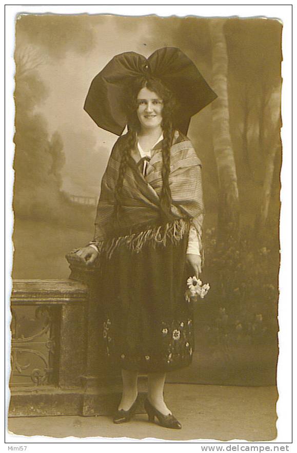 C.P.A. Photo. Belle ALSACIENNE - Costumi