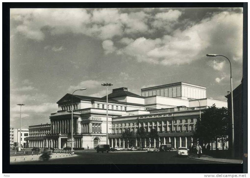 REAL PHOTO POSTCARD THEATRE WARSZAWA WARSAW POLAND CARTE POSTALE CARS VOITURES VW SKODA - Polen