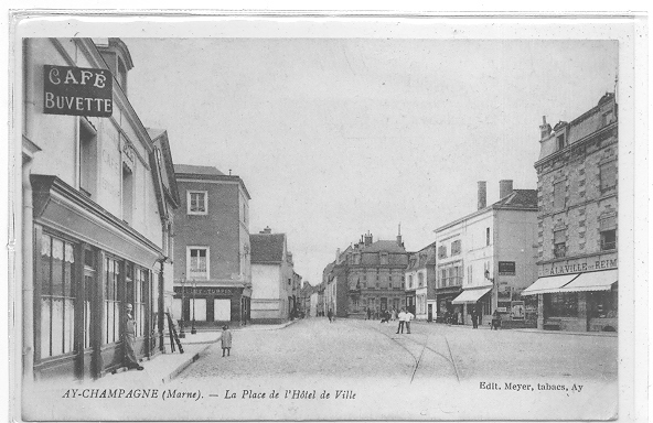 51 // AY EN CHAMPAGNE - La Place De L'Hotel De Ville, Edit Meyer, - Ay En Champagne