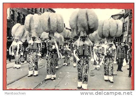 BELGIQUE CARNAVAL DE BINCHE GROUPE DE GILLES BEAU PLAN - Binche