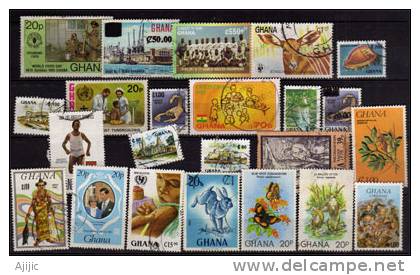 GHANA.   23 Beaux Timbres Tous Differents - Vrac (max 999 Timbres)