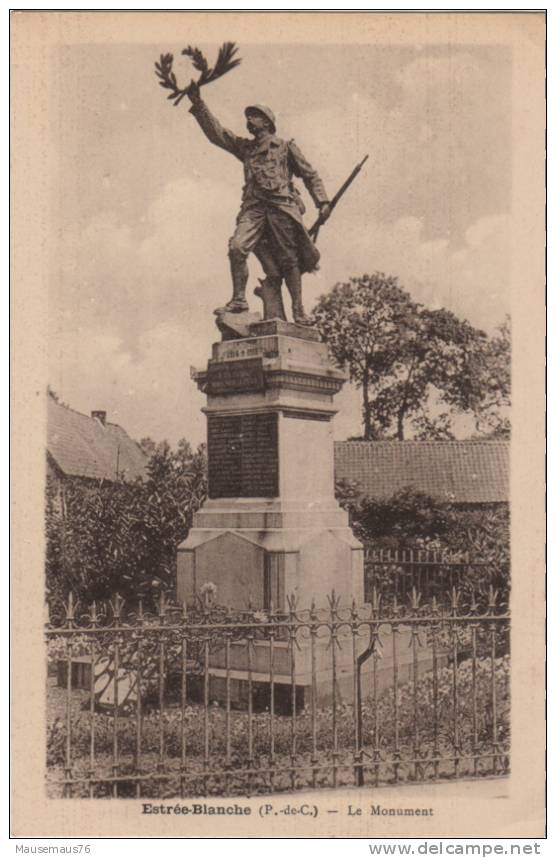 Frankreich; Nord Pas De Calais Estrée Blanche Le Monument - Nord-Pas-de-Calais