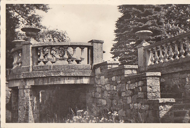 Belgique - Heer Agiment - Parc Du Chateau Les Sorbiers - Hastière