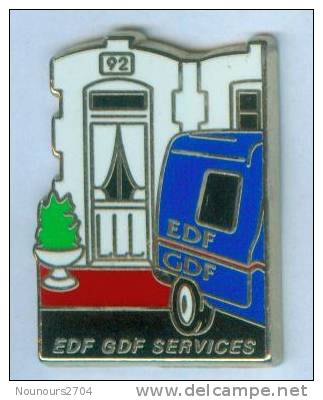 EDF GDF SERVICES - La Porte D´entrée - Le Cul De La Voiture - Zamac -  736 - EDF GDF