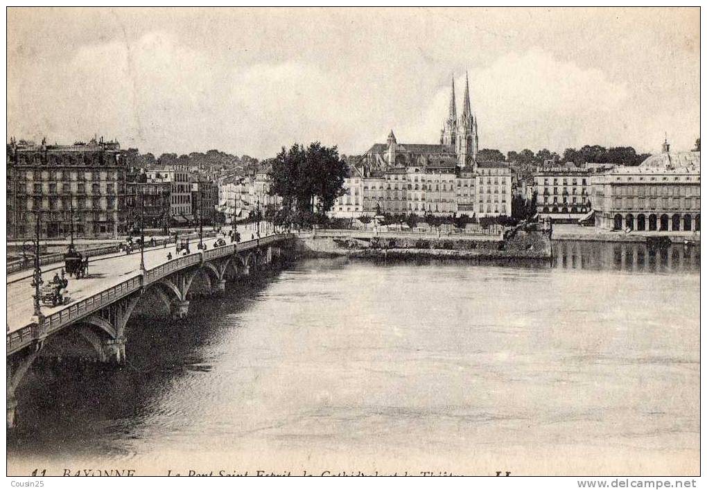 64 BAYONNE - Le Pont Saint-Esprit, La Cathédrale Et Le Théatre - Bayonne