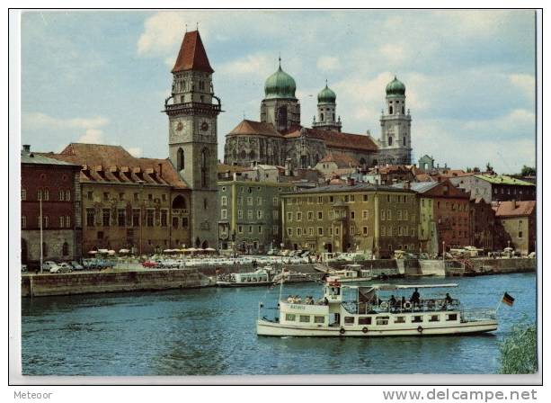 Passau - Partie An Der Donau Mit Dom - Passau