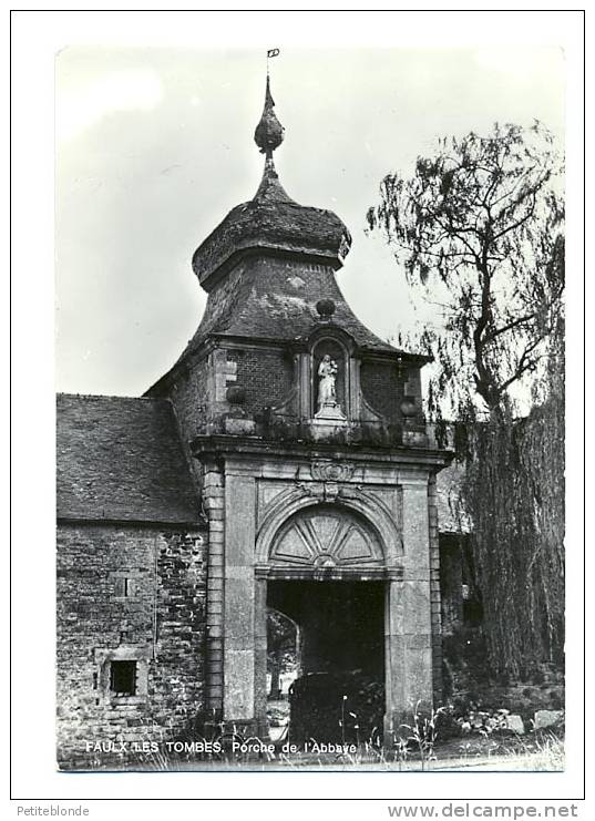 (F899) - Faulx Les Tombes, Porche De L'Abbaye - Gesves