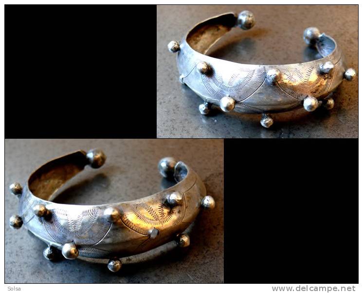 Bracelet Touareg En Argent / Silver Tuareg Bracelet From Morroco - Autres & Non Classés