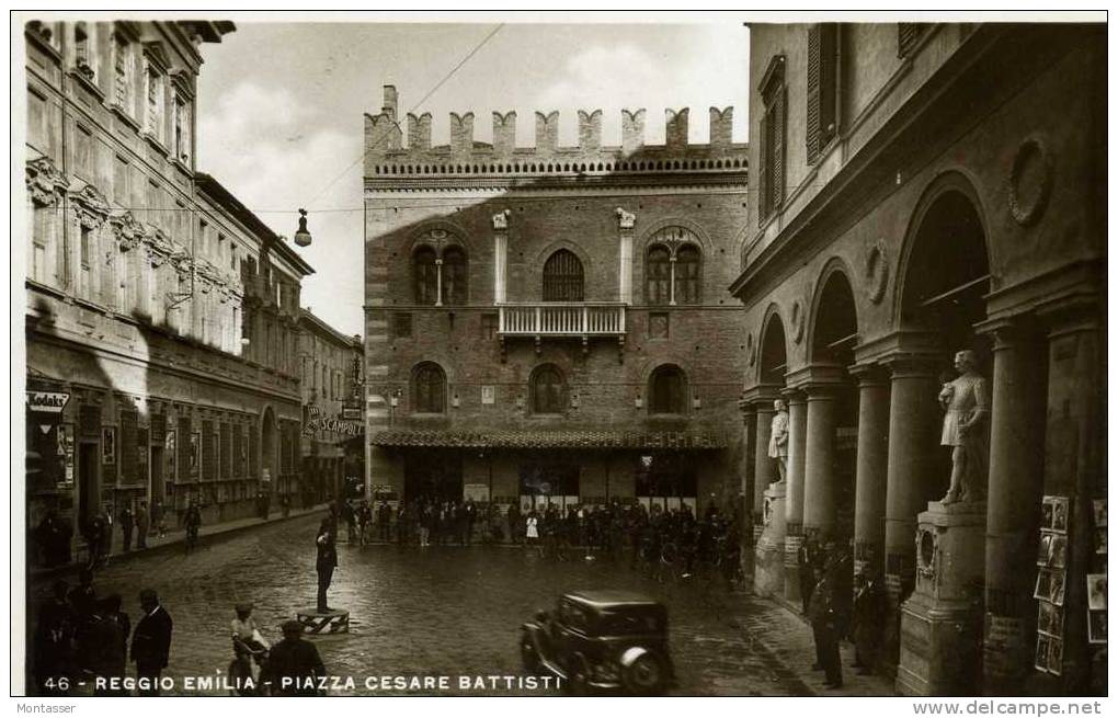 REGGIO EMILIA. P.za C. Battisti. Teatro. Vigile Urbano. Vg. S/fr. Per UDINE 1938. - Reggio Nell'Emilia